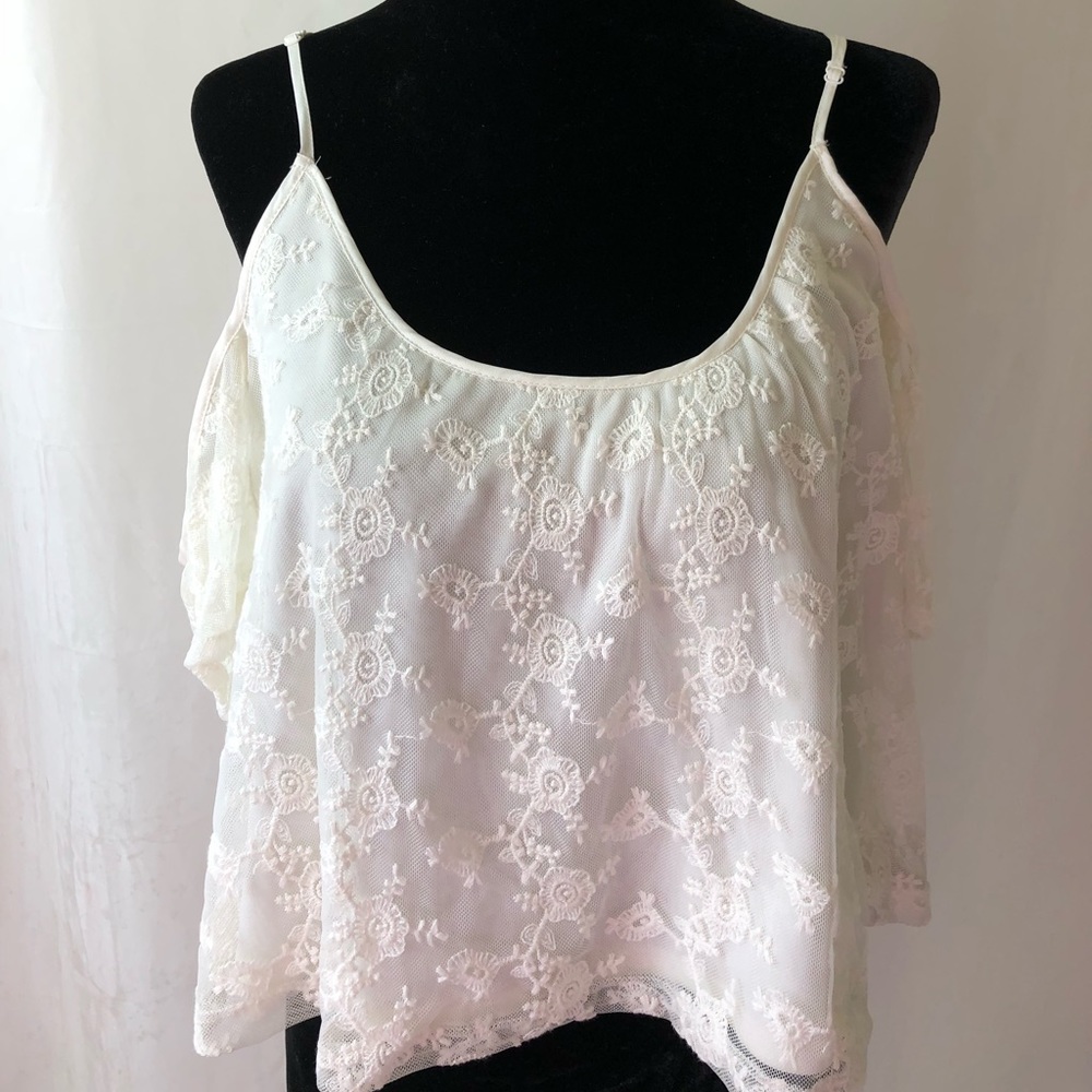 ✨White lace top✨